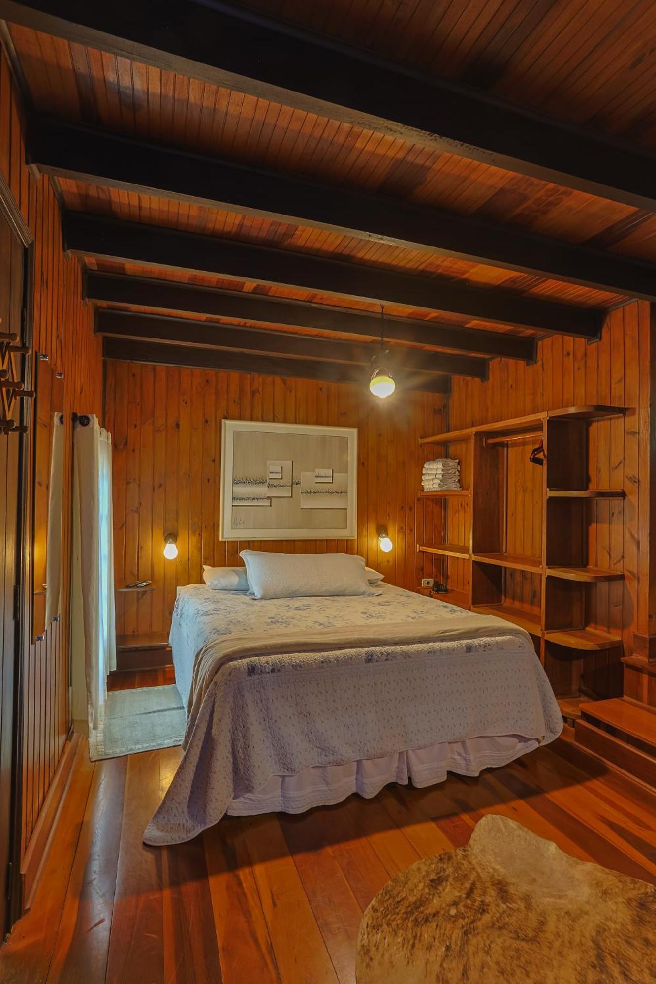 Cantos E Contos Inn 3*